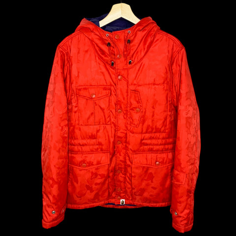 BAPE | PRIMALOFT Jacquard Camo Down Jacket (Red/Navy) | XL